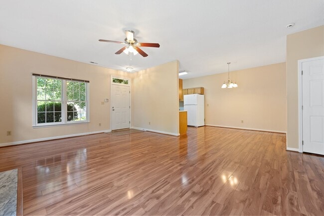 Building Photo - 79 Forest Oaks Dr