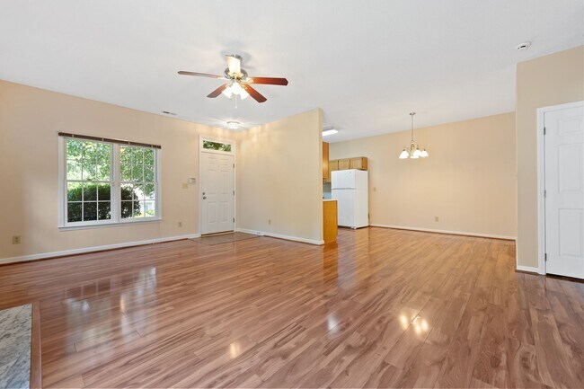 Foto del edificio - 79 Forest Oaks Dr