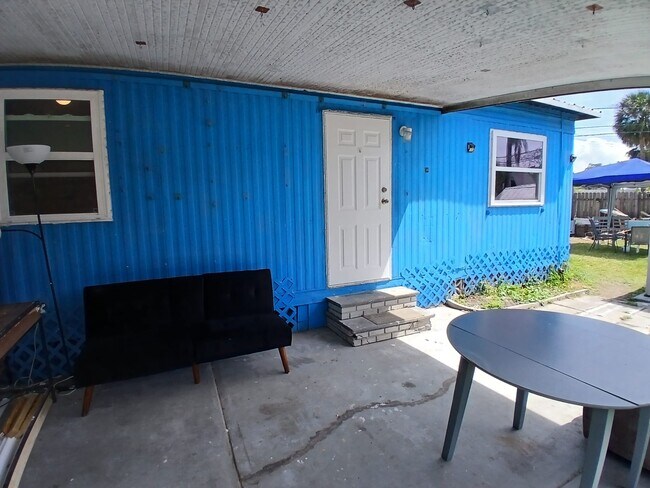 Foto del edificio - 6604 Sandra Dr