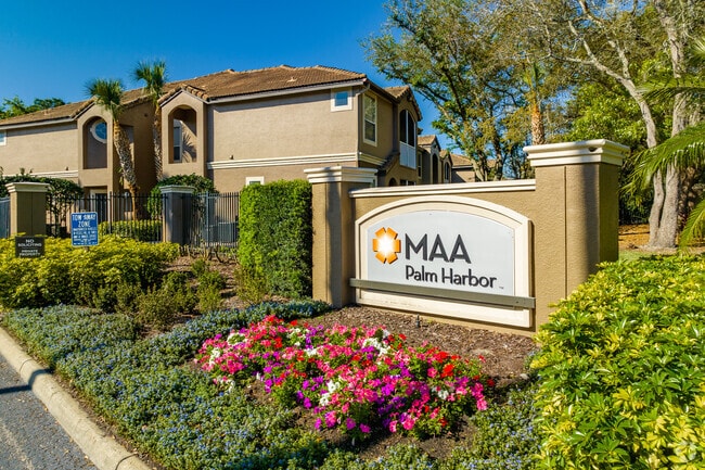 2400 Clubside Ct Palm Harbor, FL - MAA Palm Harbor