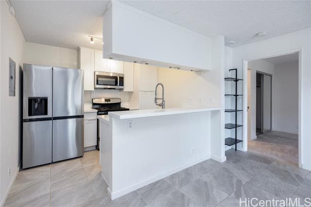 Building Photo - 91-214-214 Hanapouli Cir