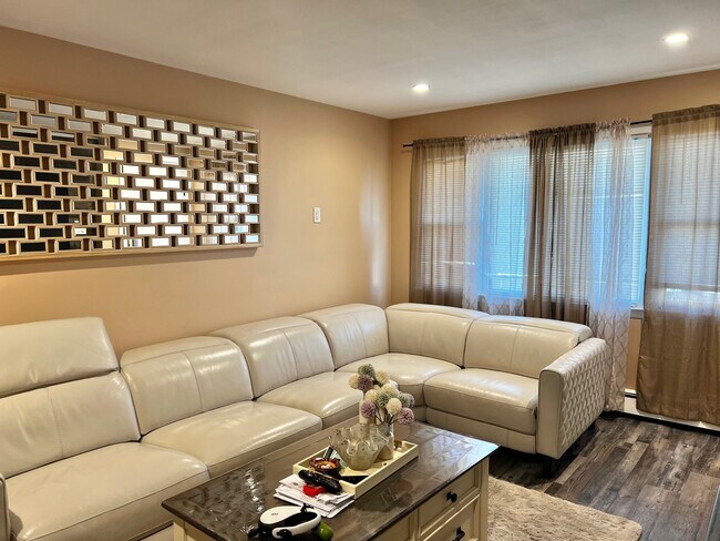 Foto del edificio - 18 Searing Ave