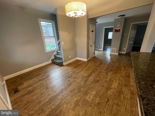 Building Photo - 4002 Mortimer Ave