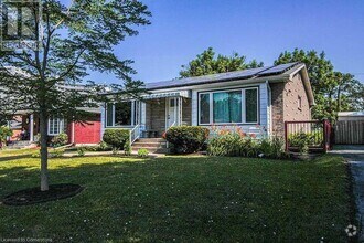 Building Photo - 19 Meadowlark Dr