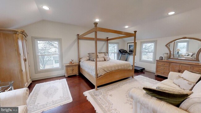 Building Photo - 156 Cider Mill Rd