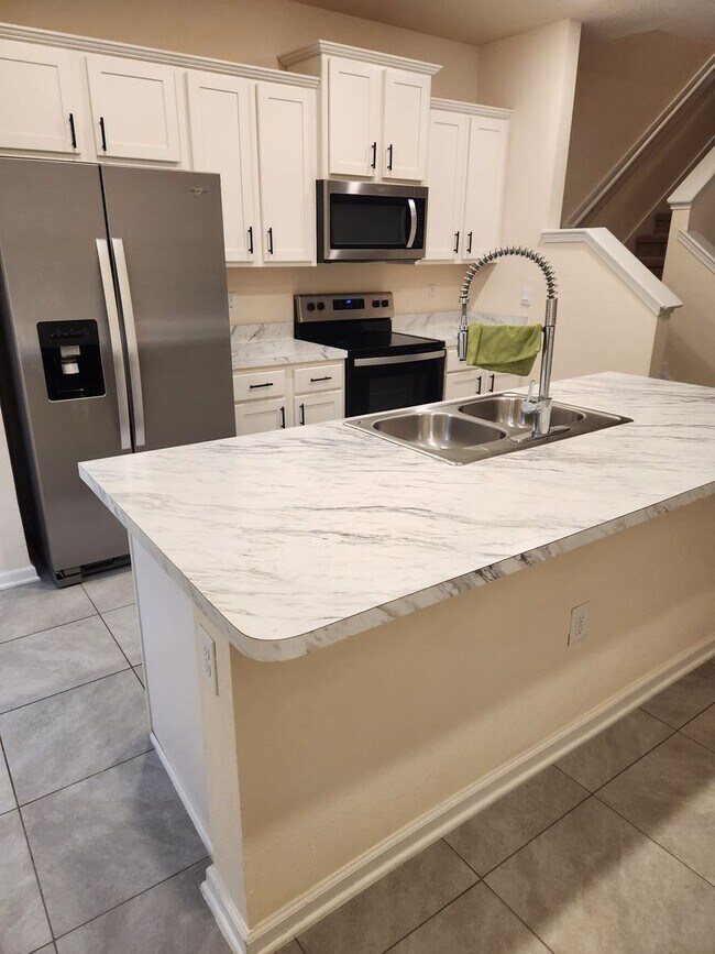 Foto del edificio - Oakleaf Townhouse Available