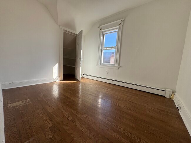 Foto del edificio - 82 E 18th St