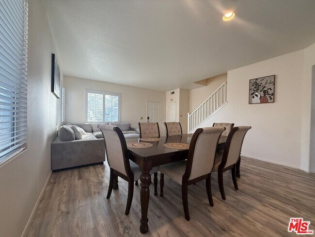 Foto del edificio - 719 E Ave Q10