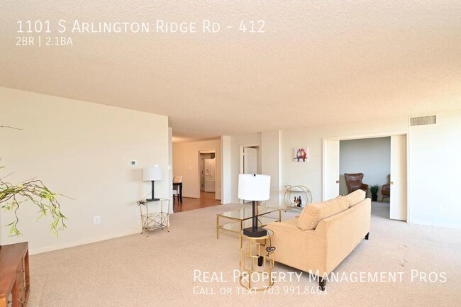 Building Photo - Sunny & Spacious Pentagon City Condo!