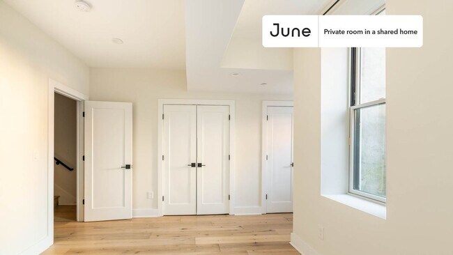 Foto del edificio - Room in Shared 3 bed/2.5 bath home in Columbia Heights