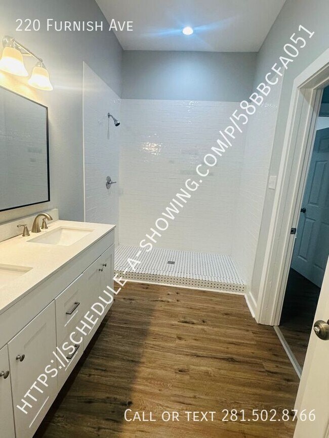 Foto del edificio - 220 Furnish Ave
