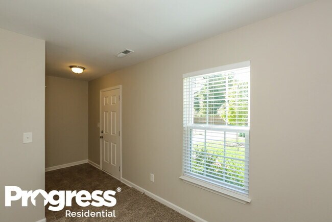 Building Photo - 8412 4 Sisters Ln