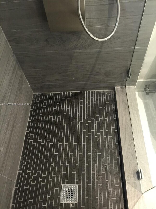 Building Photo - 3211 SW 27th St