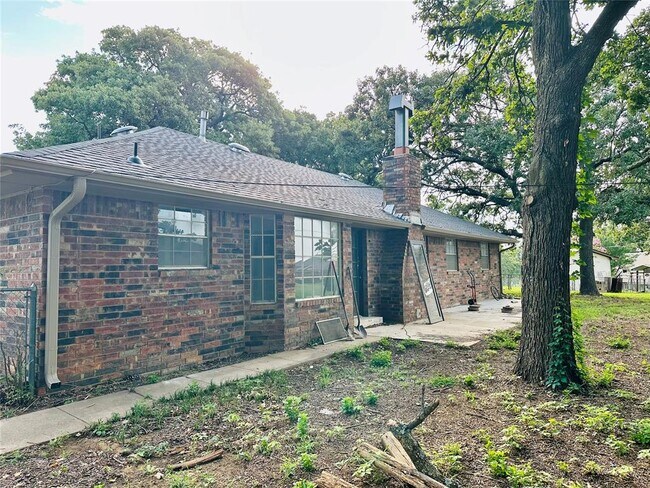 Building Photo - 107 Clador Dr