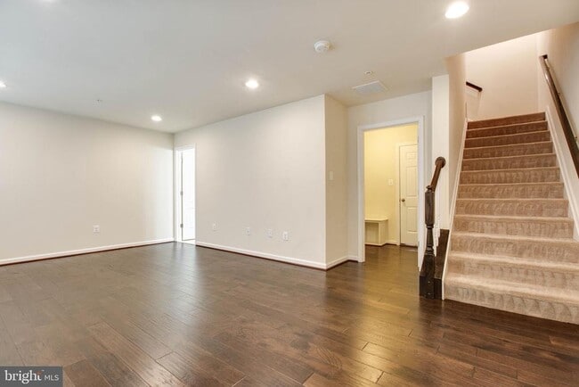 Building Photo - 7048 Foxton Way