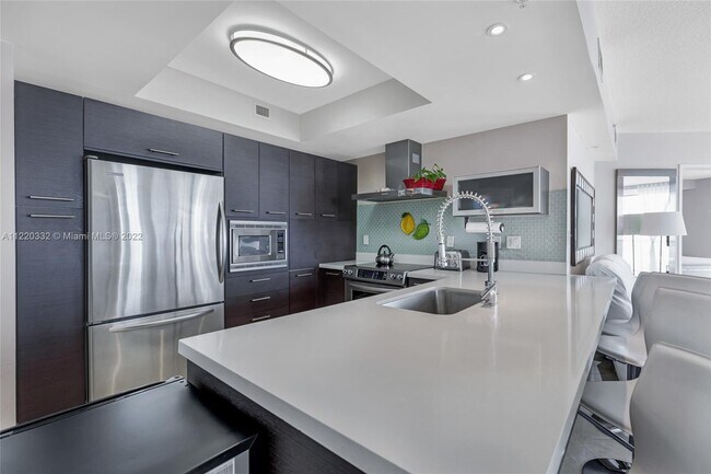 Building Photo - 200 Sunny Isles Blvd