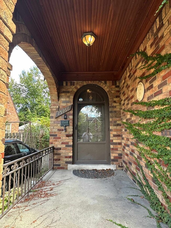 Foto del edificio - 15466 Artesian St