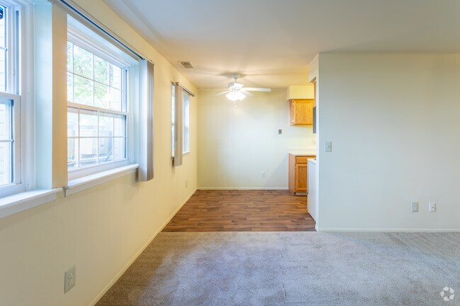 Standard 1 BR, 1 BA - Dining Room - Woodbury Gardens Apartments & Townhomes