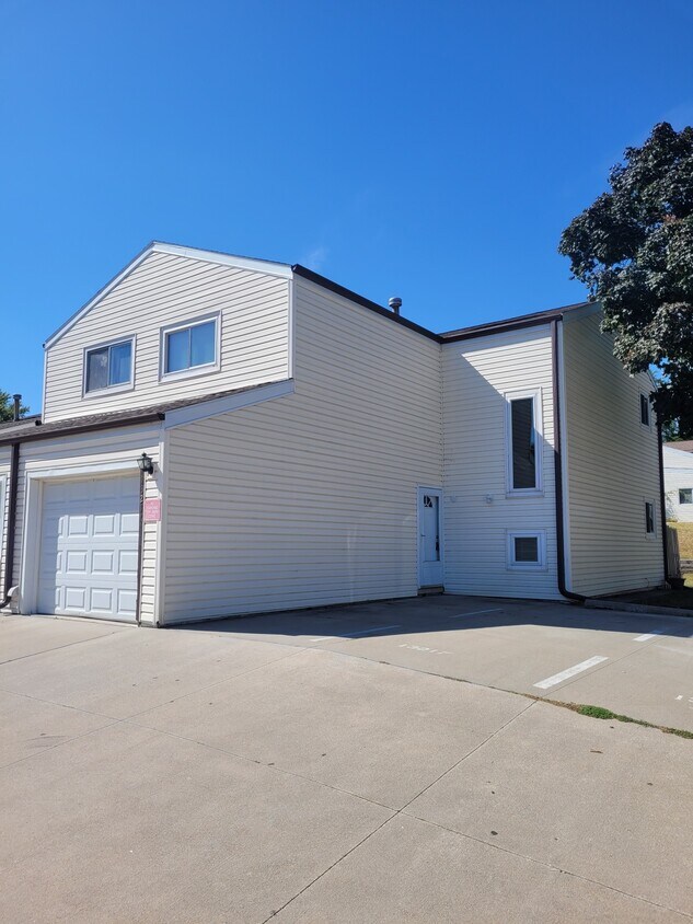Primary Photo - 13217 Carpenter St