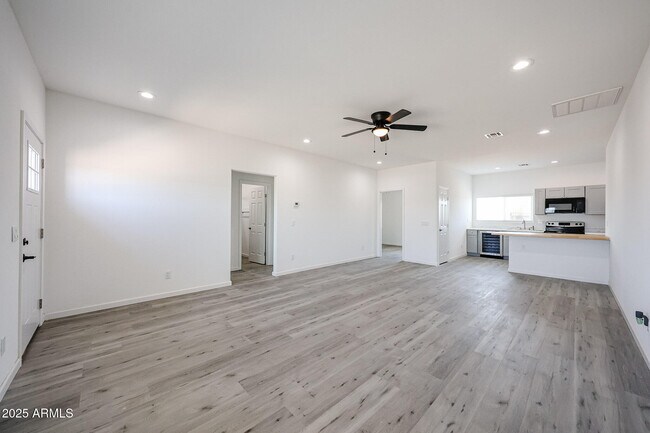 Foto del edificio - 22337 W Dove Valley Rd