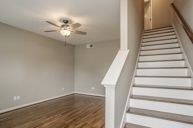 Building Photo - 123 Edgington Dr