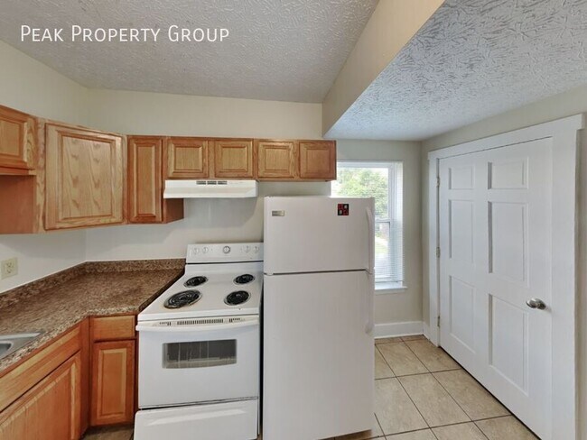 Foto del edificio - 1369-1371 Summit Street-1371 Summit Street