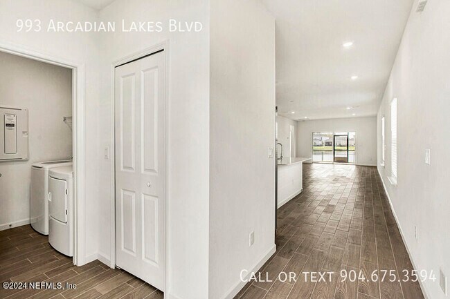 Foto del edificio - 993 Arcadian Lks Blvd