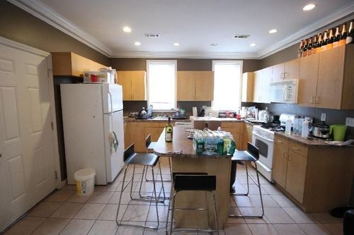 Foto del edificio - 27 Farrington Ave