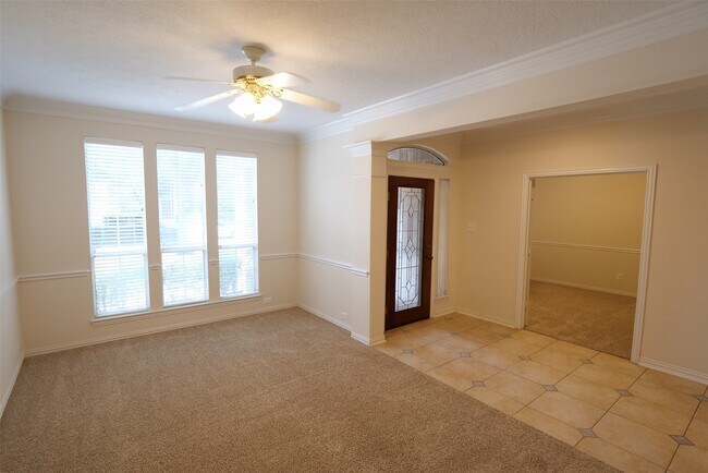 Foto del edificio - 22719 Sierra Lake Ct