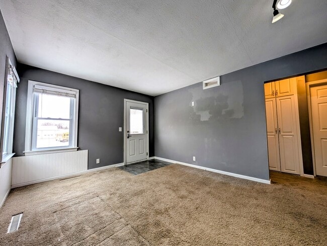 Building Photo - 1302 W Robinson St