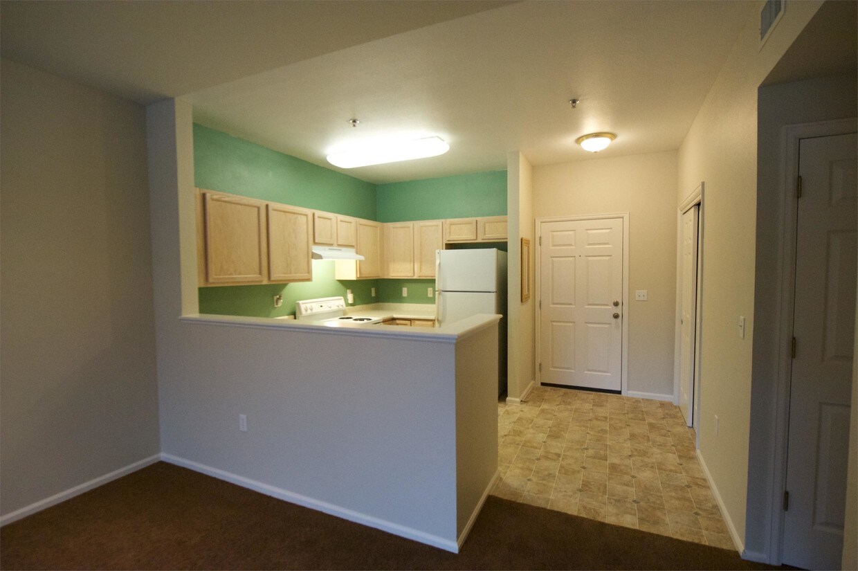 2895 W Riverwalk Cir, Littleton, CO 80123 Townhome Rentals in