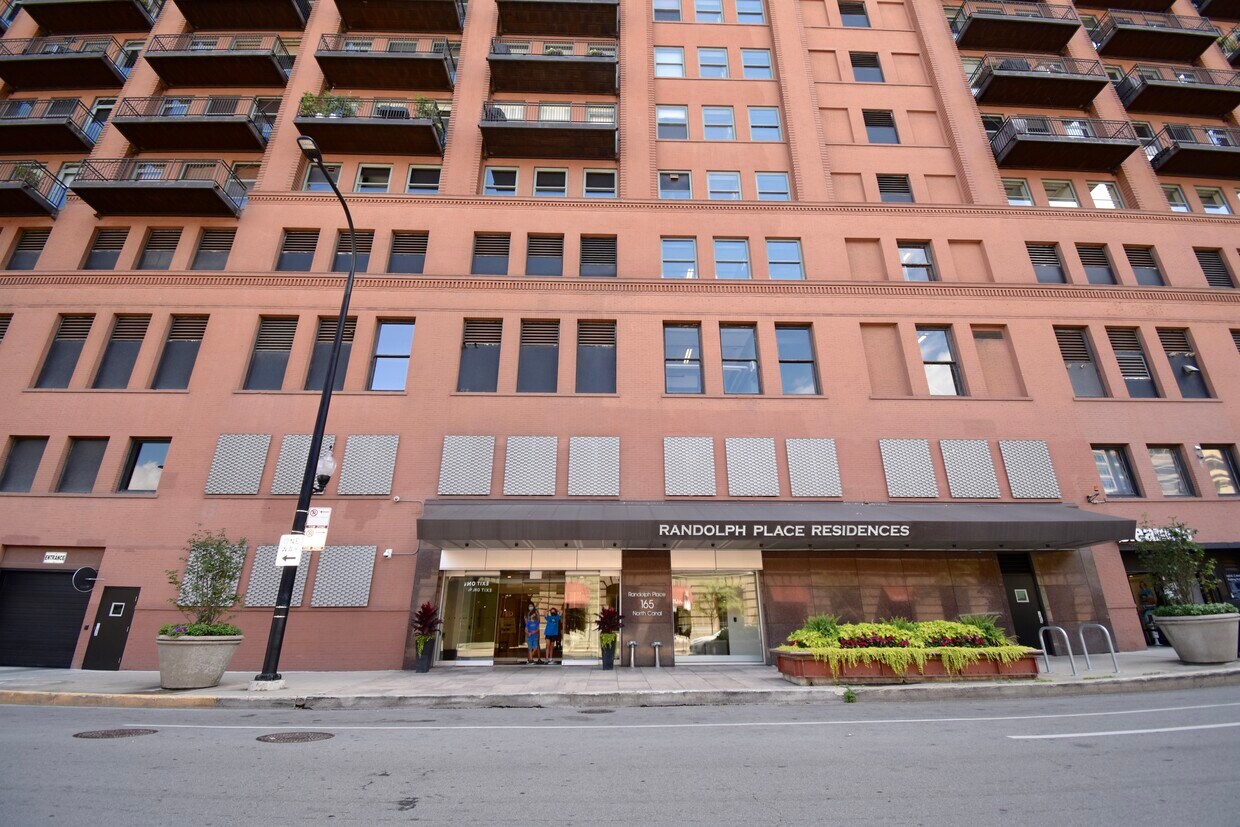 Primary Photo - 165 N Canal St