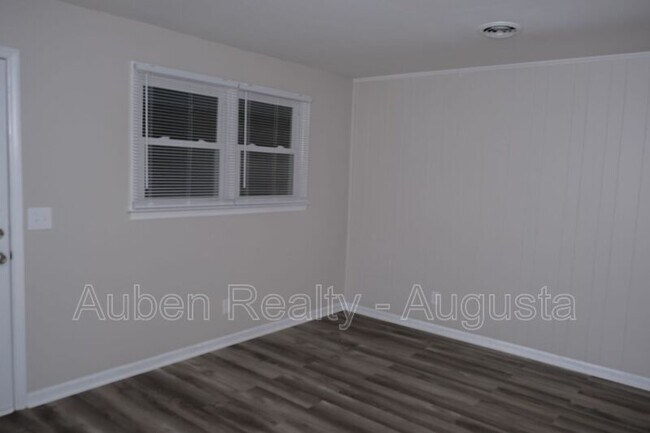 Building Photo - 1602 Johns Rd