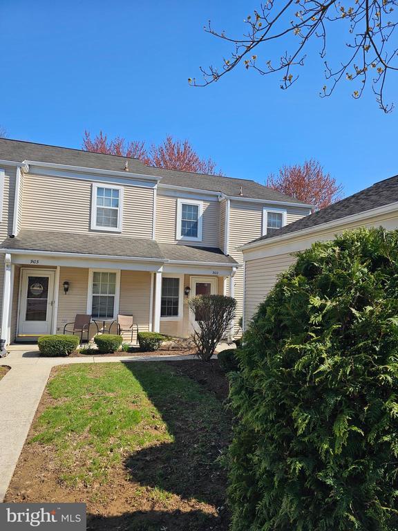 Foto principal - 902 Cambridge Ct
