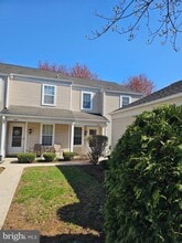 Building Photo - 902 Cambridge Ct