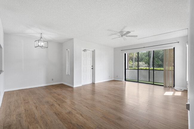 Building Photo - 1605 SW Silver Pine Way