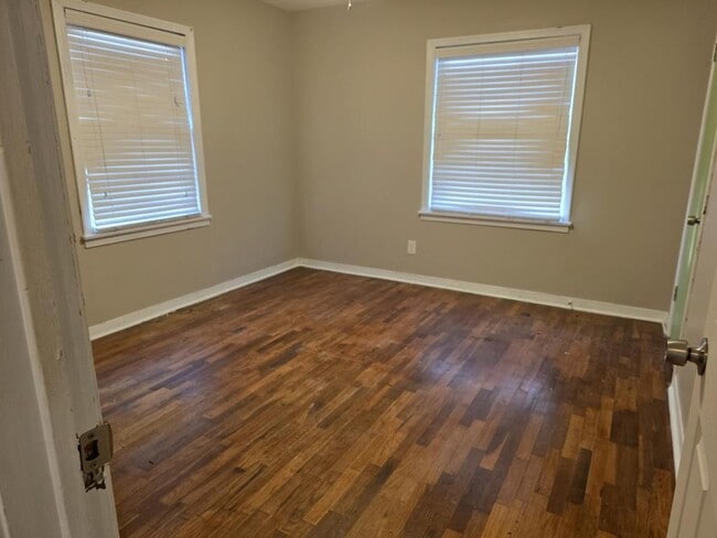 Building Photo - 555 S 9th St