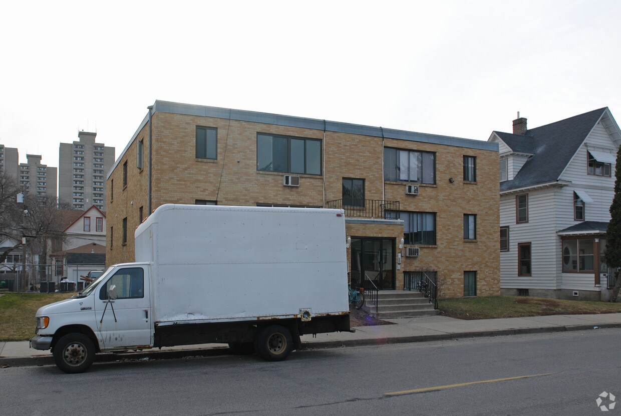 Foto del edificio - 3115 Grand Ave S