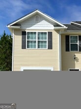 Building Photo - 822 Davis Ave