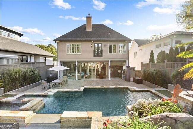 Building Photo - 2902 Grandview Ave NE