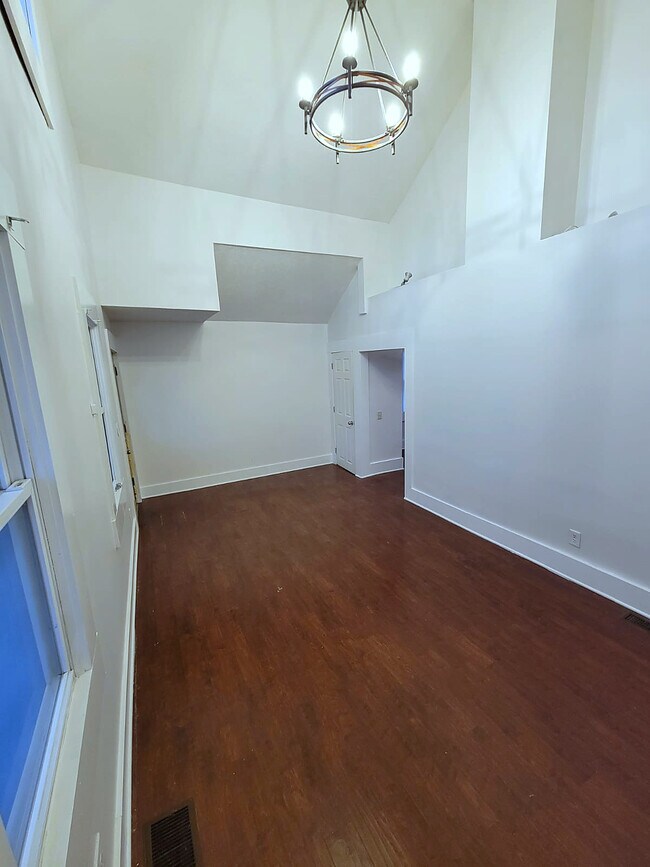Foto del edificio - 2170 W 40th Pl