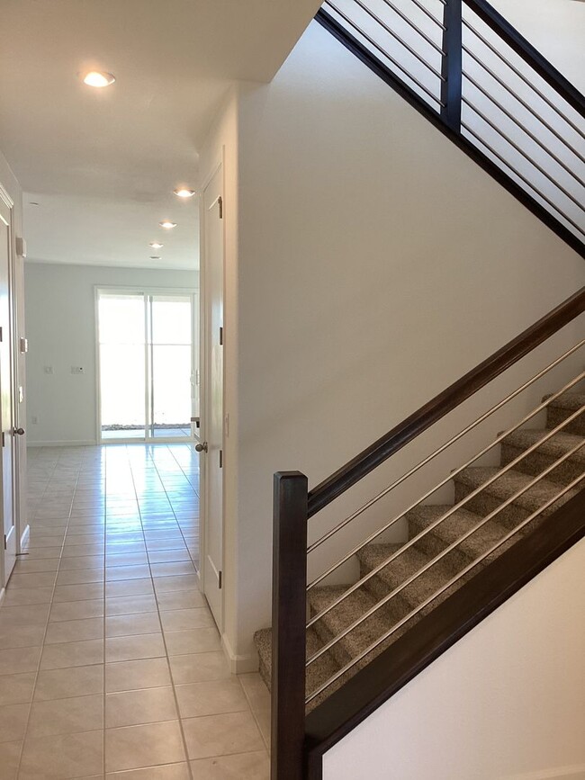 Building Photo - Modern Elegance: 5BR/3BA New Build in Elk ...