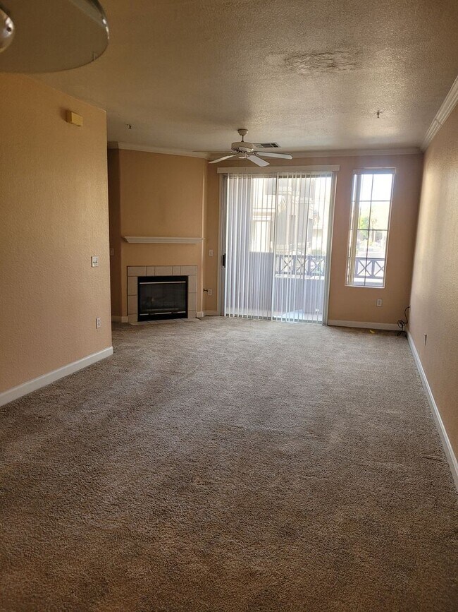 Foto del edificio - 4465 E Paradise Vlg Pkwy S