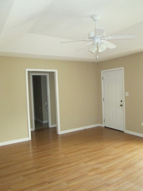 Building Photo - 105 Unicoi Ct