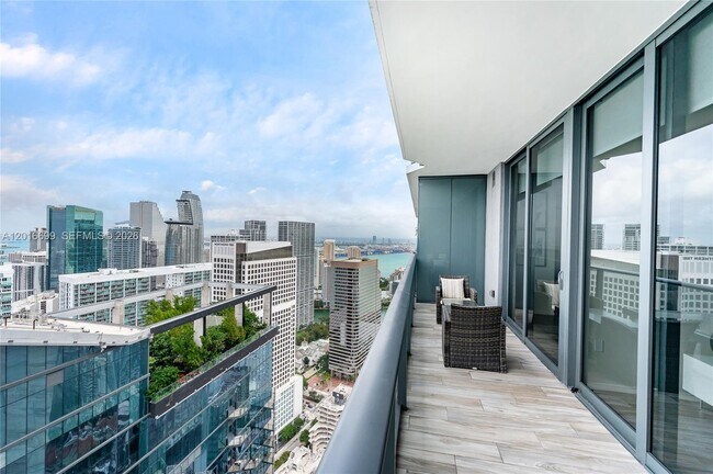 Building Photo - 801 S Miami Ave