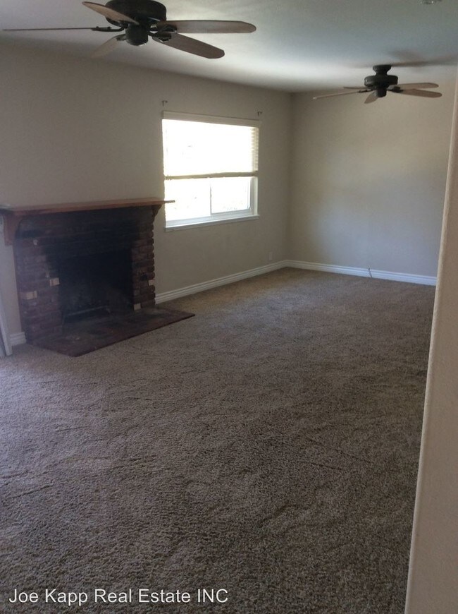 Building Photo - 3 br, 2 bath House - 217 S. Carrillo Rd