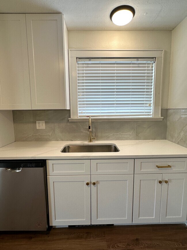 Foto del edificio - 7310 Lindell Blvd