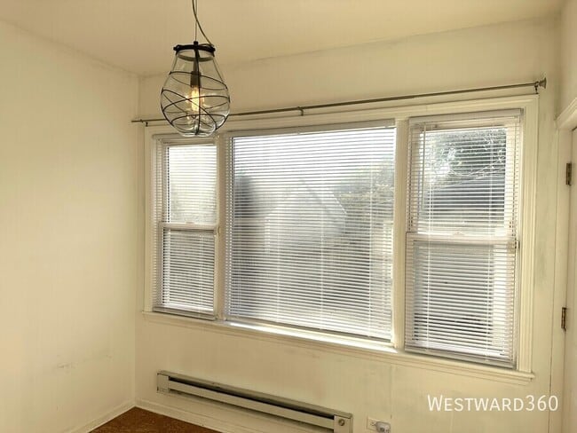 Foto del edificio - 2102 N Springfield Ave