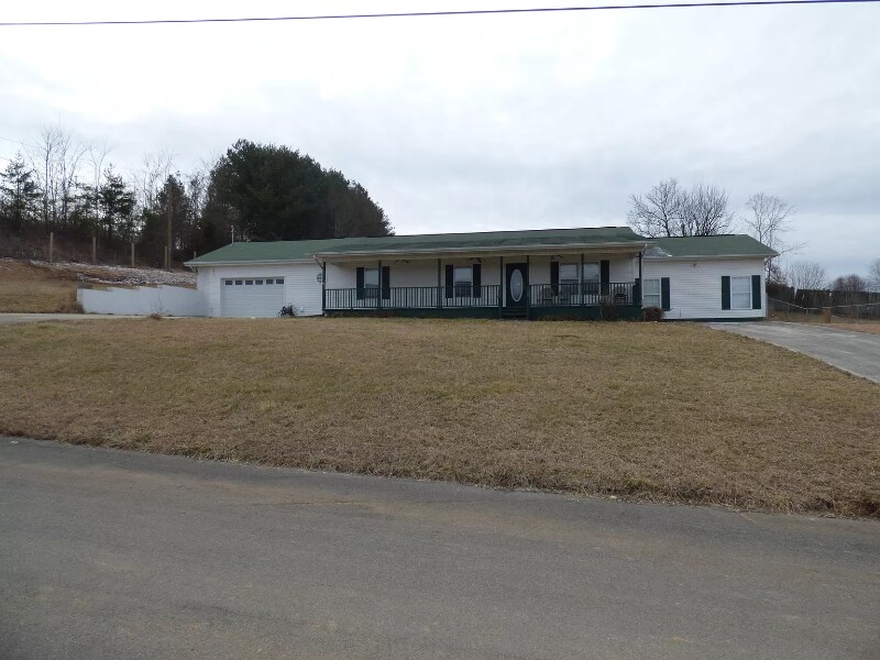 Primary Photo - 182 Megan Ln