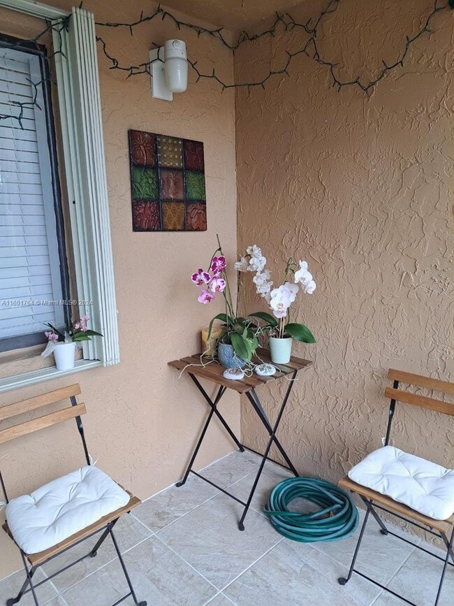 Building Photo - 195 Lakeview Drive Apt #104, Weston, FL 33...